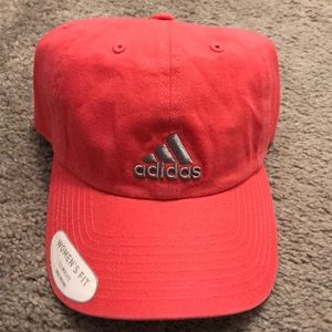 ✨NWT adidas women’s Saturday cap